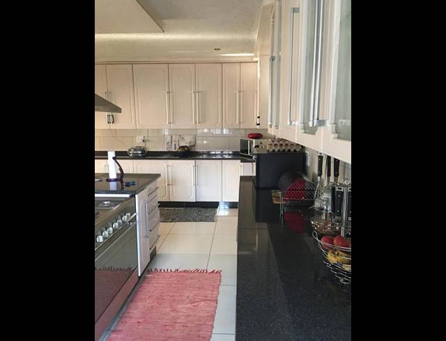 5 BEDROOM HOUSE FOR SALE IN CHROOM PARK